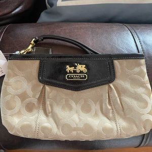 NWT!!COACH MADISON OPT ART LARGE WRISTLET